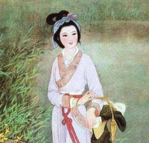 越王卧薪尝胆复国时，西施扮演着什么角色