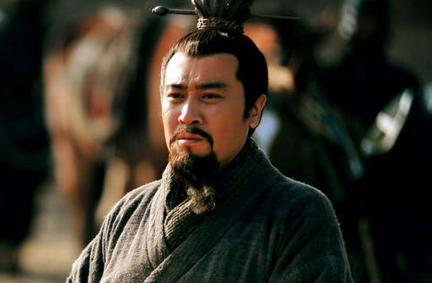 除了吕布外,三国还有哪些人能打败关羽呢