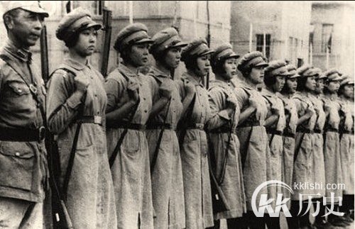 红军唯一女将领:陈赓许世友曾是她部属