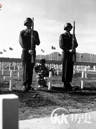 朝鲜战争惊人一幕 美向志愿军＂送情报＂
