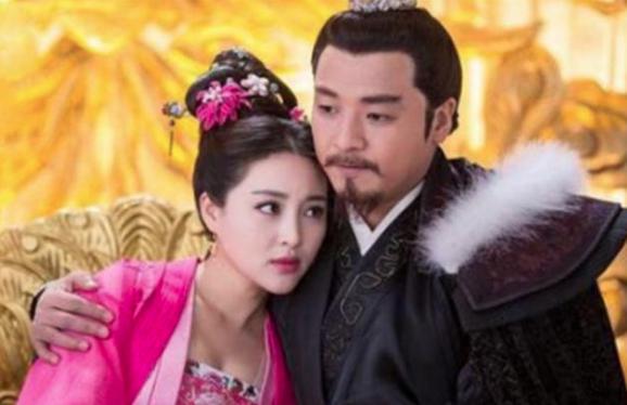 丈夫把妻子卖给王爷,15年后她成为皇后