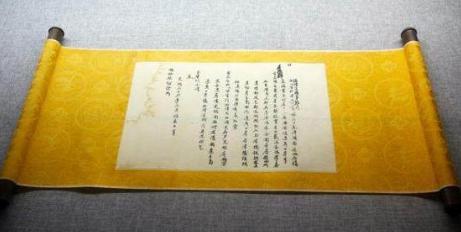 电视剧中接旨都要全家下跪 古代真的是这样的吗