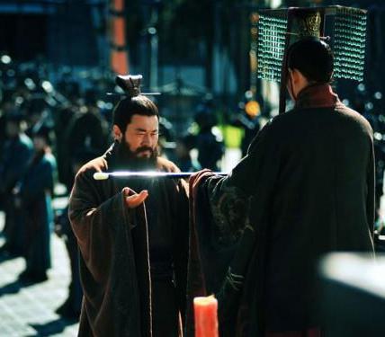 曹操从不怕被人骂,但为何就忍不了孔融而非杀他不可