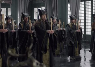 屈景昭三族指的是什么