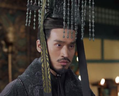 屈景昭三族指的是什么