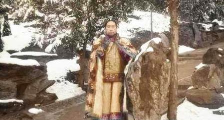看过年轻时期的慈禧都说美 为何晚年的照片如此之丑呢