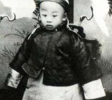 看过年轻时期的慈禧都说美 为何晚年的照片如此之丑呢