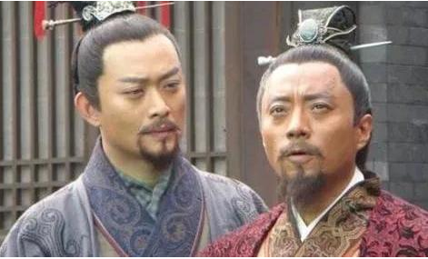 水浒中,洪教头为何与林冲过不去还自找难看