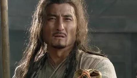 水浒中,洪教头为何与林冲过不去还自找难看