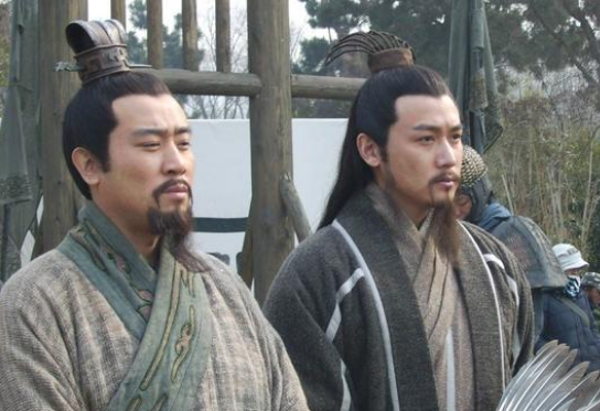 &ldquo;三让徐州&rdquo;，&ldquo;三进小沛&rdquo;，刘备的目的到底是什么