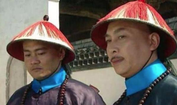 雍正登基后,胤禩在大臣墓碑上刻下了哪八个字