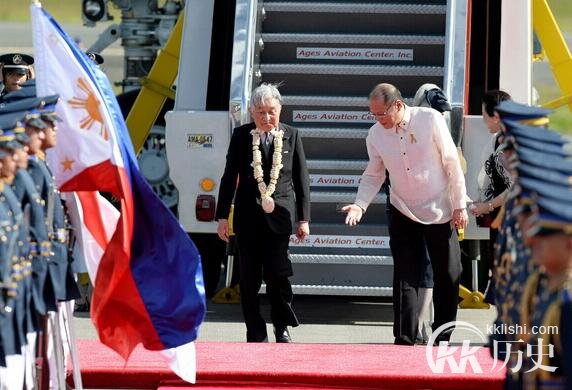 日本天皇忏悔二战 网友称并没有真正给中国道歉