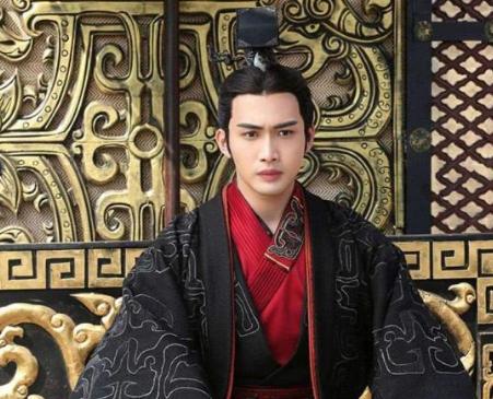 秦襄公冒死勤王得到奖赏，为后代一统六国打下基础