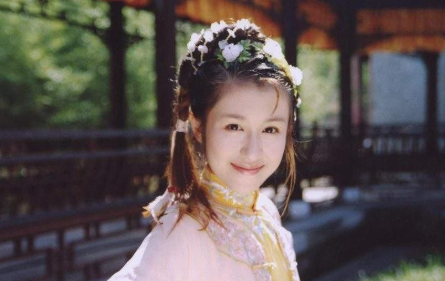 她是乾隆最疼爱的女儿，一辈子平安幸福