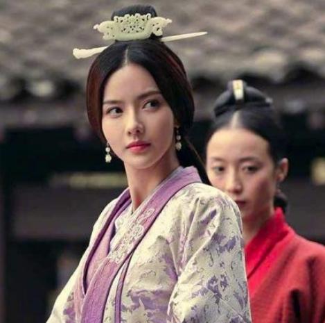 曹丕处死甄宓，她儿子想报仇却葬送了江山