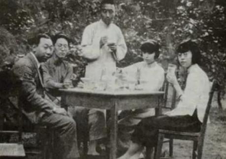 她为丈夫放弃学业却遭到埋怨，最后成为女强人