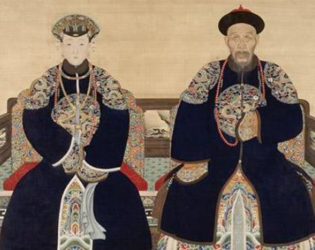 清朝皇后住在家里时，为何父亲母亲都要向她下跪行礼