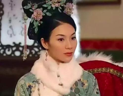 清朝皇后住在家里时，为何父亲母亲都要向她下跪行礼