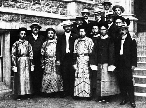 清政府第一次参加世博会是什么时候？