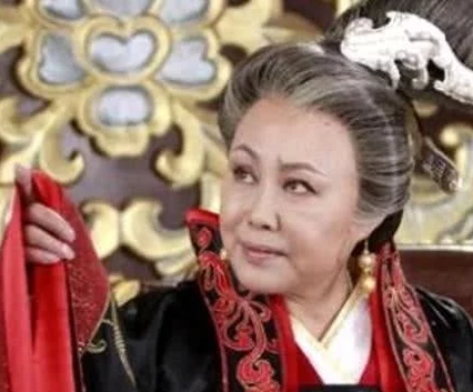 武则天做皇后也同样有尊贵地位 武则天为何一定要做女皇