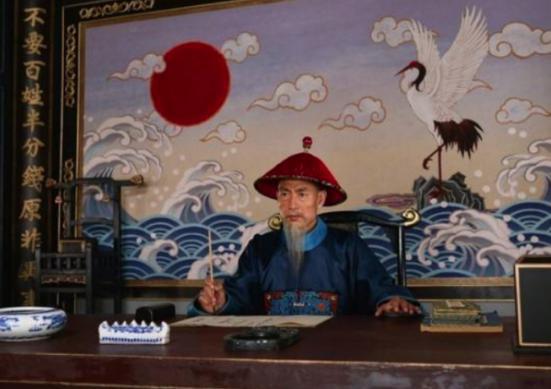 揭秘：清朝官员在夏天穿皮袄围火炉是干什么