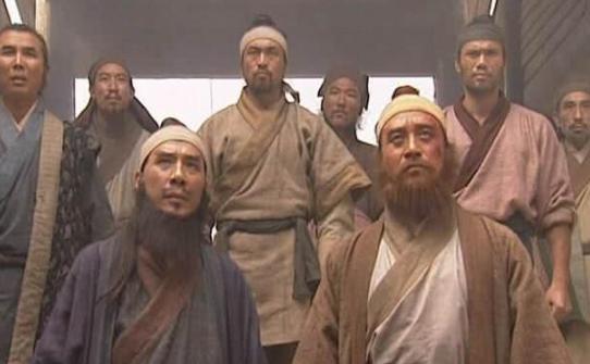 古代大侠们都仗剑走天涯