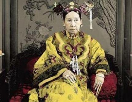 慈禧第一次看到电灯泡是什么样子 惊叹的说出：发光的茄子