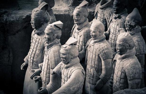 秦始皇只比刘邦大三岁，为何总感觉两人不在同一个时代