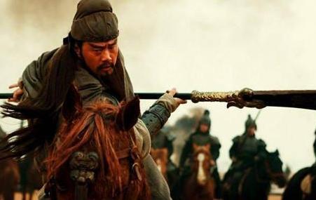 古代弓箭手为何能边骑马边射箭呢 难道不怕摔下来吗