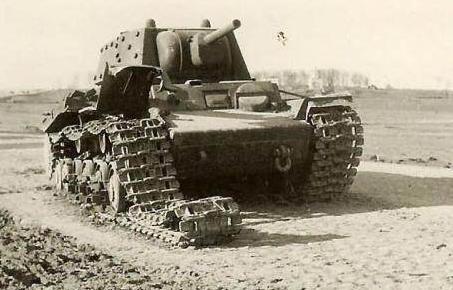 远东战役中T-34坦克碾的日本人到处跑是真的假的 历史上是什么样的