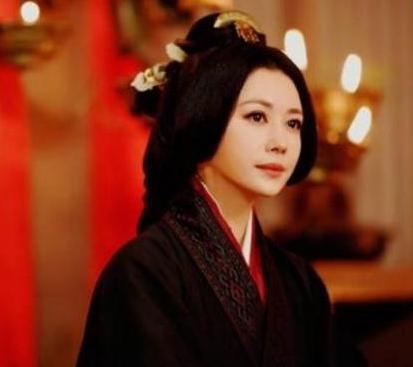 揭秘卞夫人的传奇人生 她是如此当上一国之母的