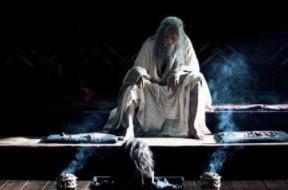 萧何“自毁名节”保平安，几百年后子孙都是皇帝！