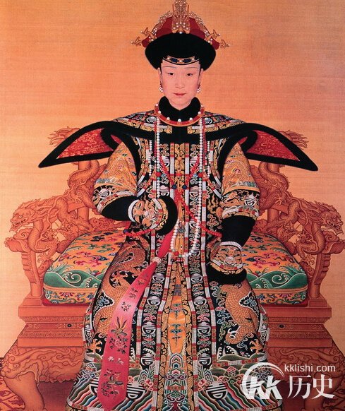 清朝服饰图片：清朝皇后服饰特点