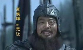 曹操出征时夏侯惇驻守差点全军覆没，曹操不罚反赏是什么操作