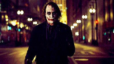 小丑的扮演者希斯&middot;莱杰用生命在演戏 最终因为使用药物过量致死