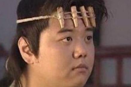 历史上最胖的皇帝 体重把龙椅都坐塌了