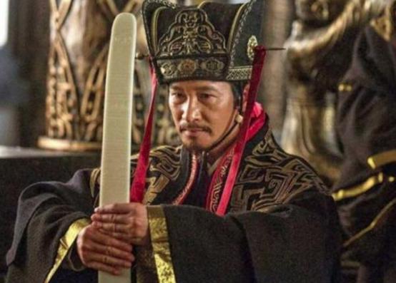 曹操送给荀彧一个空碗,荀彧为何就自尽了