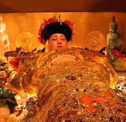 慈禧夜明珠刚被抢走时,发生了什么恐怖的事情