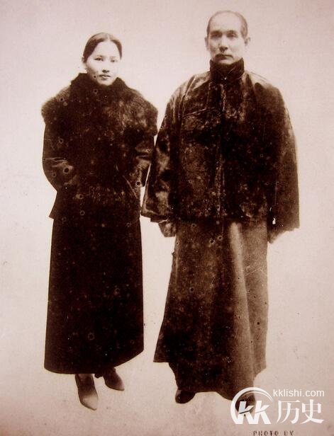 民国第一夫人：国母宋庆龄可能不姓“宋”
