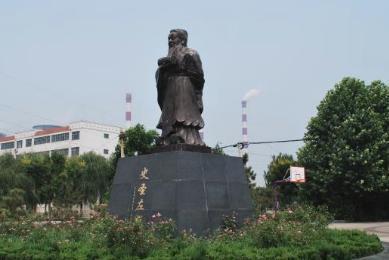 左丘明在创作春秋左氏传和国语的过程是什么样的 期间都遇到什么