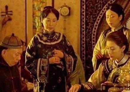 古代纳妾除了不能穿正红色的外 最过分的事情是什么