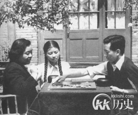 丁玲与毛泽东的爱情：一生三个男人最爱还是他