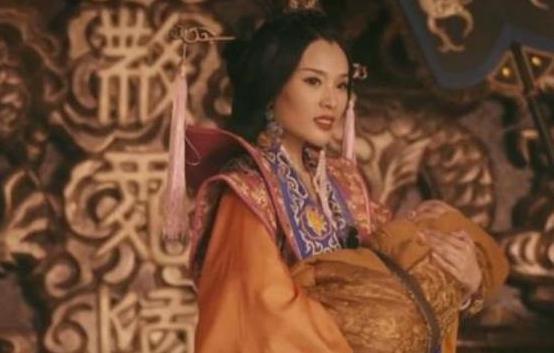 皇帝死讯传来，妃子竟跳舞庆祝，第二天皇帝回宫，她被满门抄斩