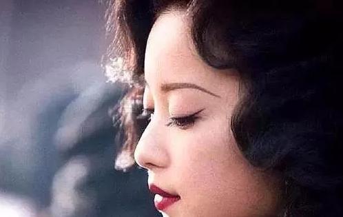 中国出路费送日本女人回国，没想过的是日本战败后，日本女人都不愿回国了！