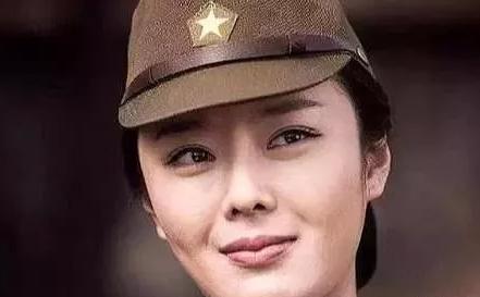 中国出路费送日本女人回国，没想过的是日本战败后，日本女人都不愿回国了！