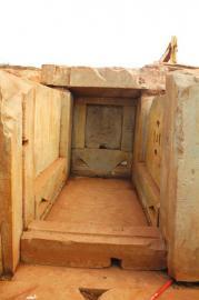 宜宾发掘明太子少保墓 墓室石头完整排水系统健