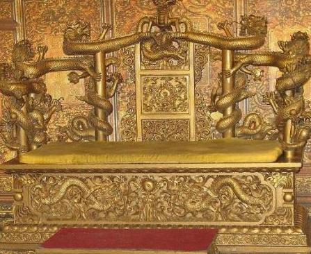 皇帝的龙椅是什么做的 为何历经两个朝代都是金闪闪的呢