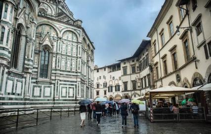 美第奇家族统治了这座城市300年 期间资助了无数的艺术家