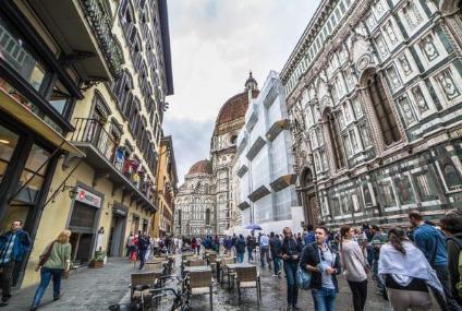 美第奇家族统治了这座城市300年 期间资助了无数的艺术家