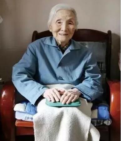 李佩才是中国真正的贵族 年轻人对她的名字知道的越来越少